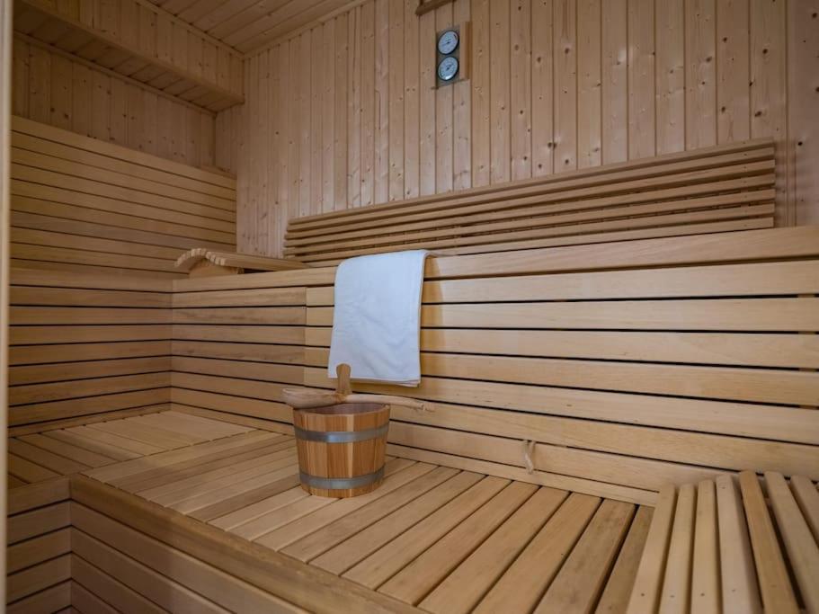 5 Sterne-Ferienhaus Eisvogel Am See Mit Sauna Und Kamin Krakow am See Zewnętrze zdjęcie