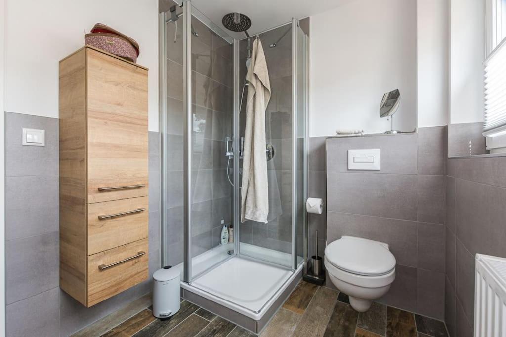 5 Sterne-Ferienhaus Eisvogel Am See Mit Sauna Und Kamin Krakow am See Zewnętrze zdjęcie